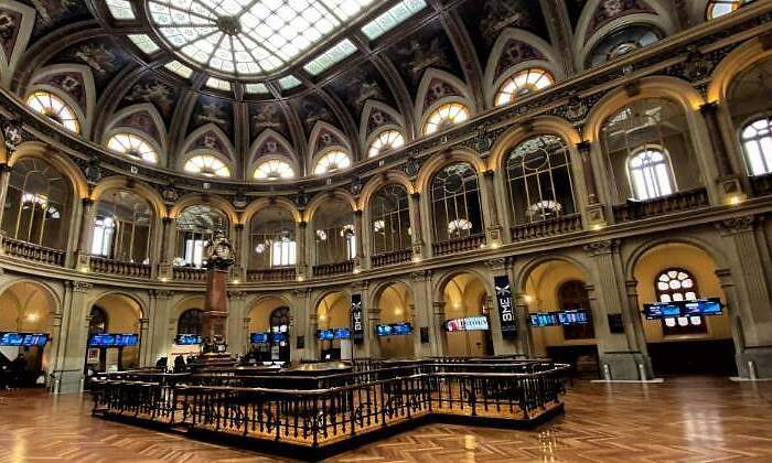 bolsa-madrid-interior-parque-reloj-techo-ibex-getty-770x420.jpg
