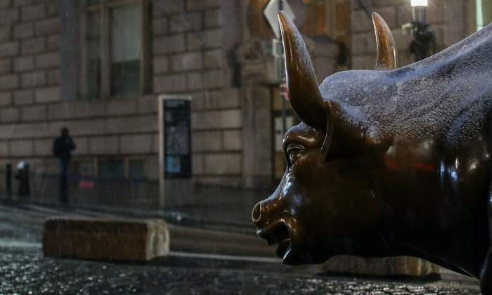 toro-wall-street-de-lado-nevado-subidas-bolsa-nueva-york-eeuu-alcistas-getty-770x420.jpg