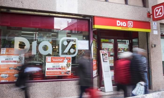 dia-tienda-personas-movimiento.jpg