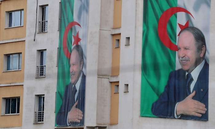 carteles-buteflika-argelia-efe.jpg