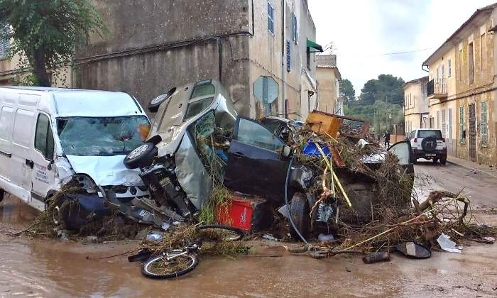 mallorca-lluvia-coches-2-efe.jpg