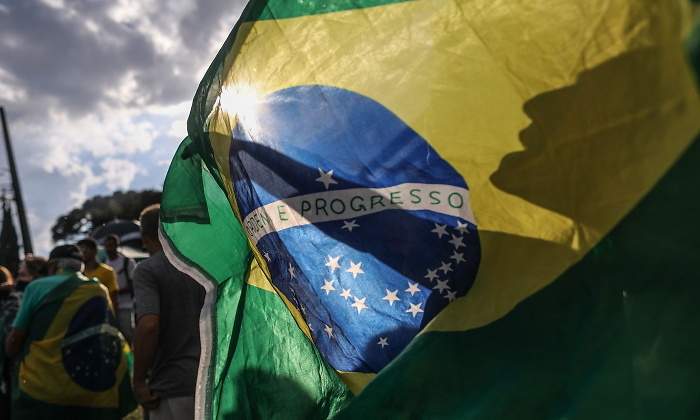 bandera-brasil-bloomberg.jpg