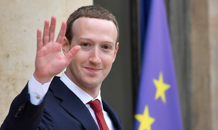 zuckerberg-adios-mano-facebook-perdidas-2021-ep.jpg