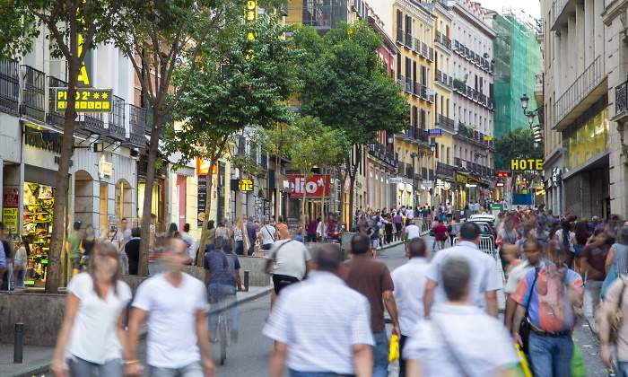gente-calle-madrid-istock.jpg