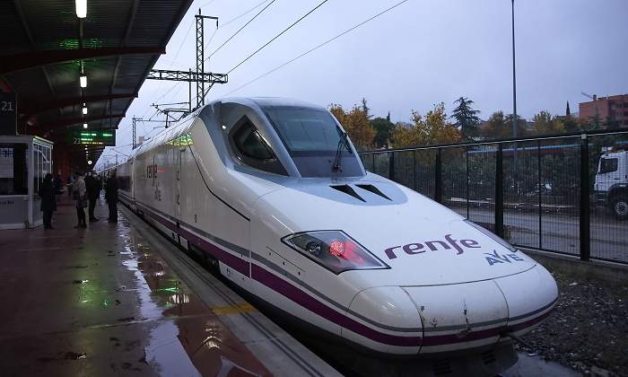 ave-renfe-galicia-billetes-15-euros-ep.jpg