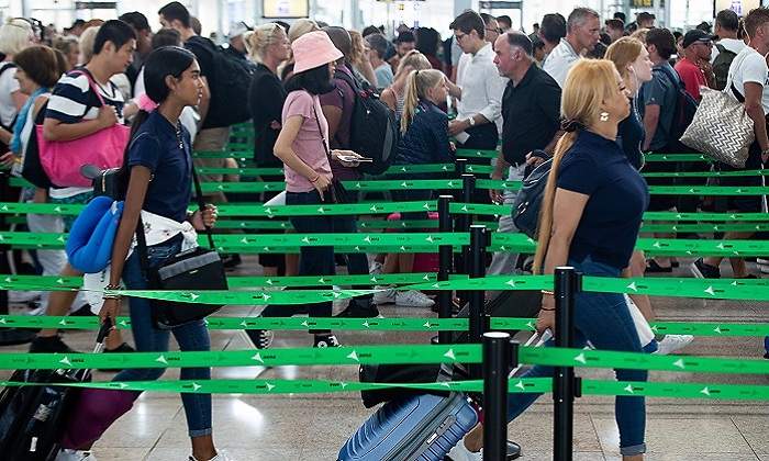 770-x-420-Embarque-aeropuerto-EFE.jpg