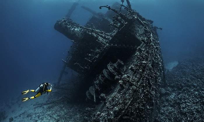 Barco-en-el-fondo-del-mar-iStock.jpg