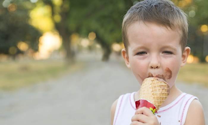 helado-nino-consumo-recurso-dreamstime.jpg