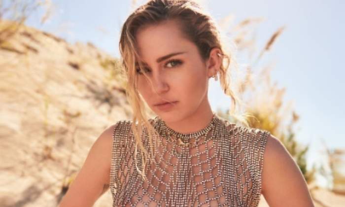 miley-topless-770.jpg