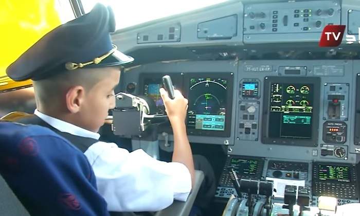 AirAlgerie-ninopilotando-26julio2017-Youtube.jpg