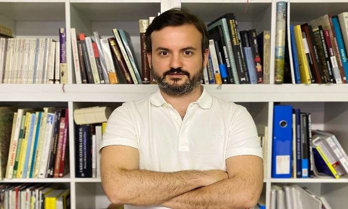academia-play.jpg