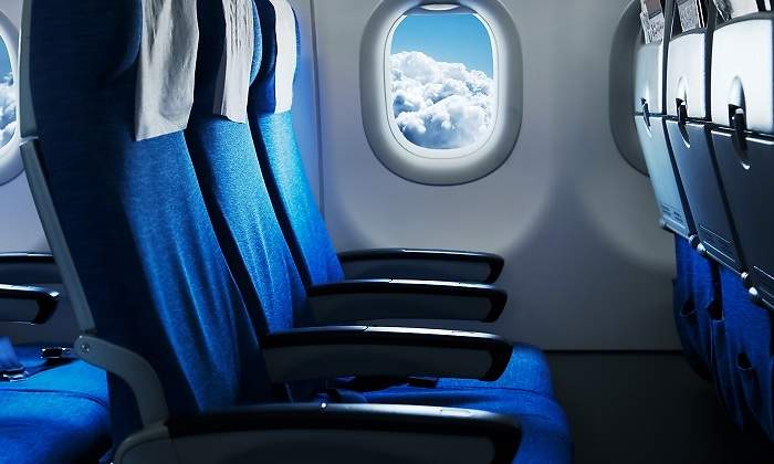 Asientos-avion-azul-iStock.jpg