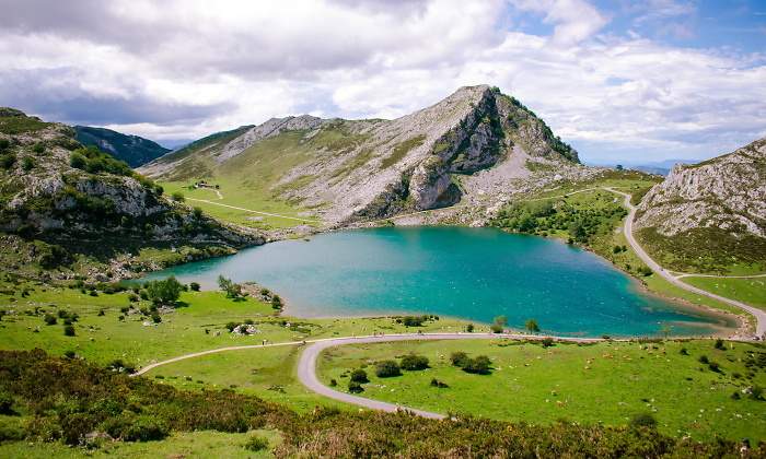 carretera-lagos-covadonga.jpg