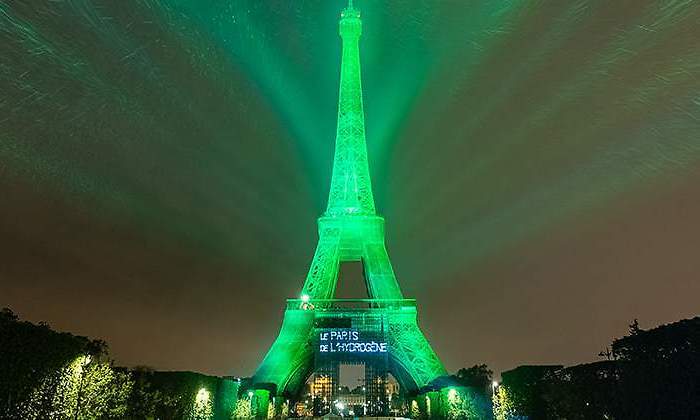 Toyota Mirai Torre Eiffel