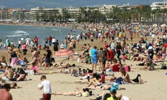 turistas-playa.jpg