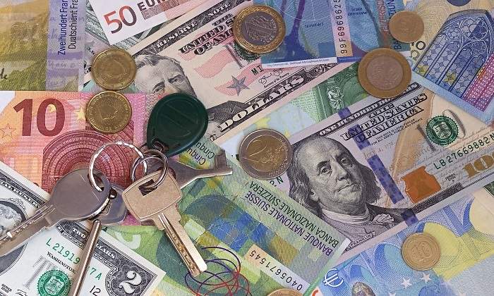 dinero-efectivo-llaves.jpg