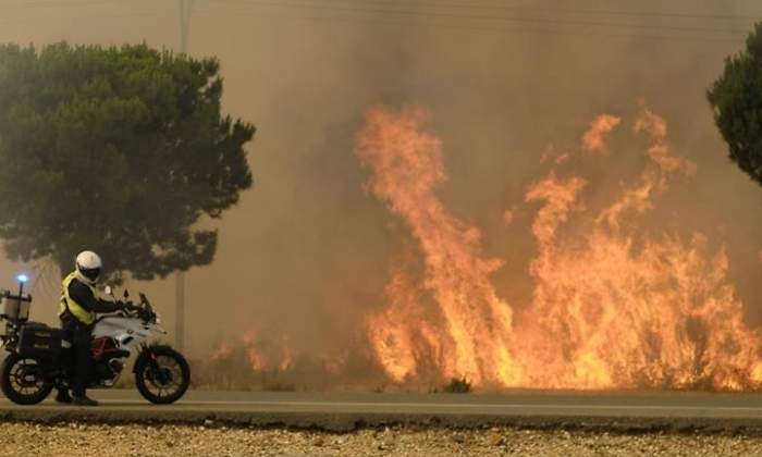 fuego-donana-huelva-moto-efe.jpg