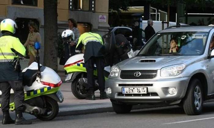 policia-multando.jpg