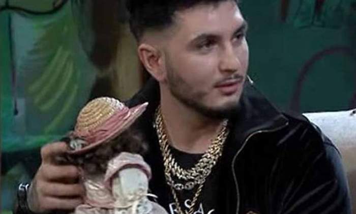 omar-socialite-muneca.jpg