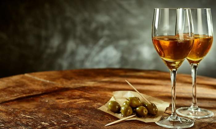 vino-jerez-gourmet-stockcreations-Dreamstime.jpg