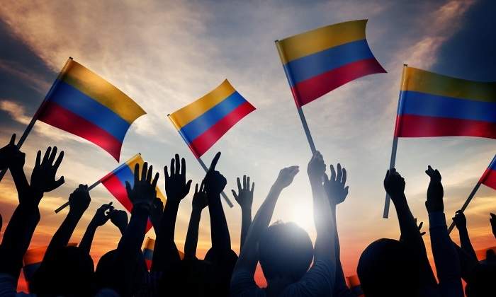 colombia-banderas-sombras-dreamstime.jpg