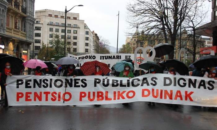 Las PENSIONES deben bajar casi 400 euros en 2021 para sostener el Sistema