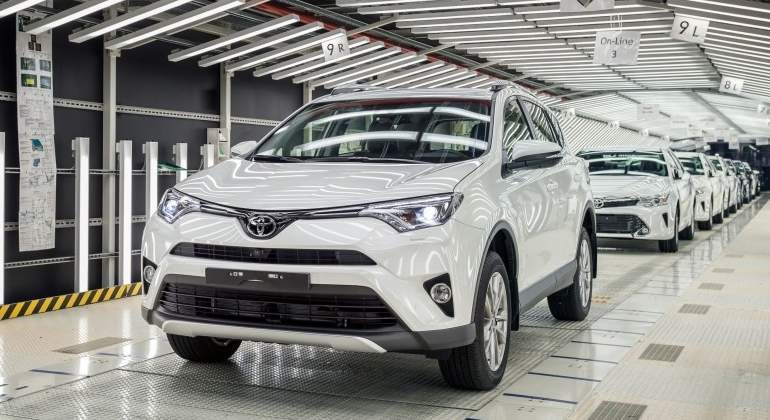 Toyota RAV-4.