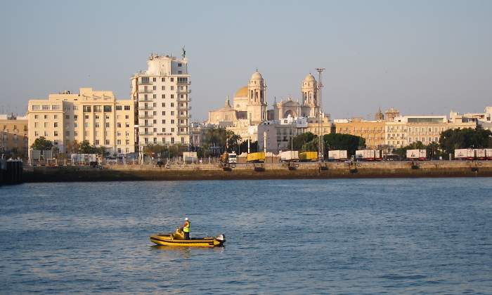 cadiz-bahia-mar-tsunami-1755-ep.jpg