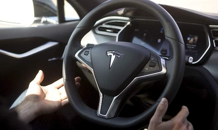 autopilot-tesla-reuters.jpg
