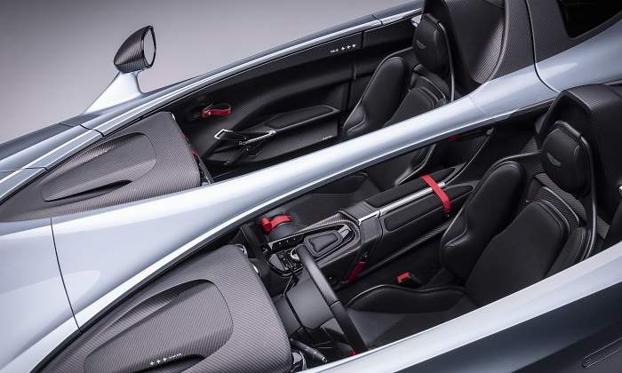 Aston-Martin-V12-Speedste-1.jpg