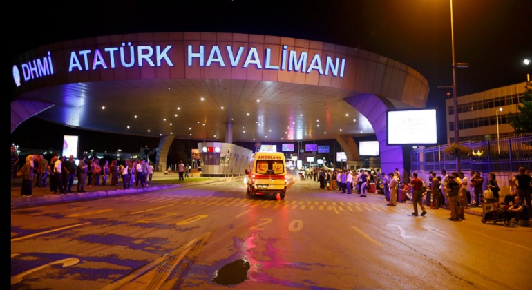 Atentado en el aeropuerto de Estambul