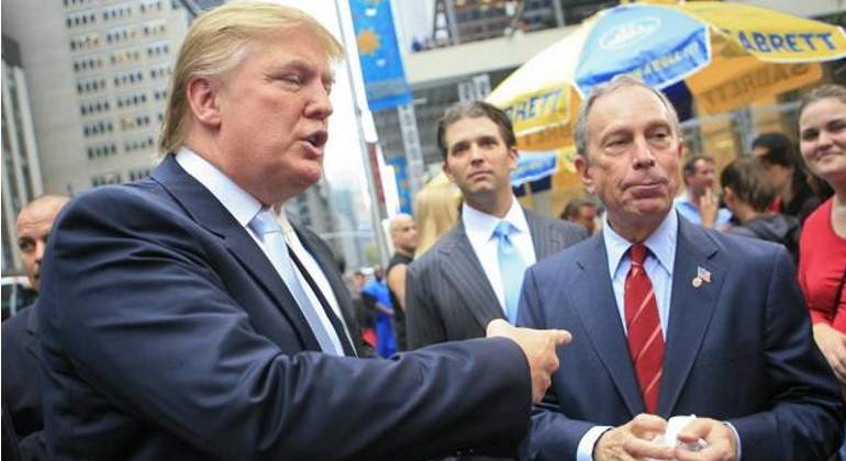 Michael Bloomberg junto a Donald Trump, a quien aspiraba sustituir como presidente.