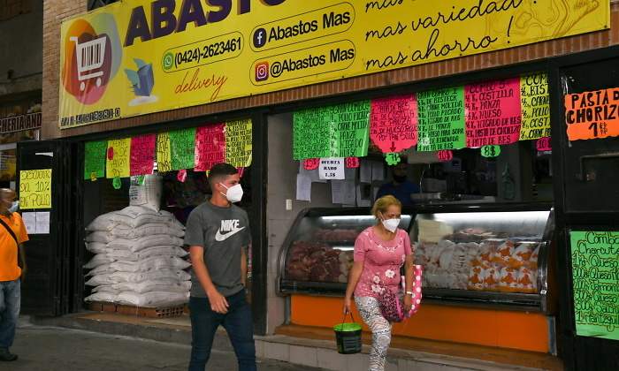 caracas-tienda-dolarizada-blumber-770x420.jpg