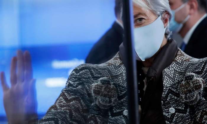 christine-lagarde-presidenta-bce-partida-cristal-reflejo-diciembre2020-getty-770x420.jpg