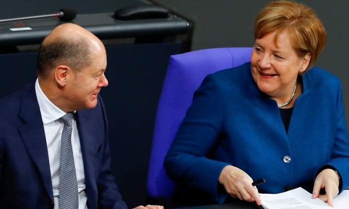 Scholz-merkel-reuters.jpg