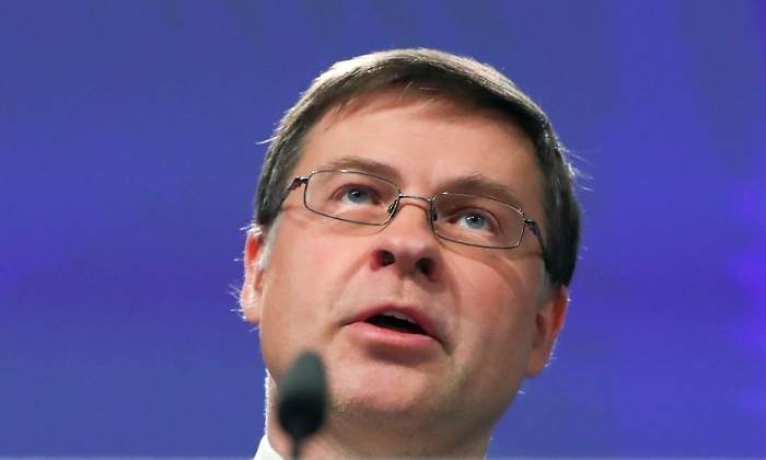 Dombrovskis-Valdis-reuters-fondoazul.jpg