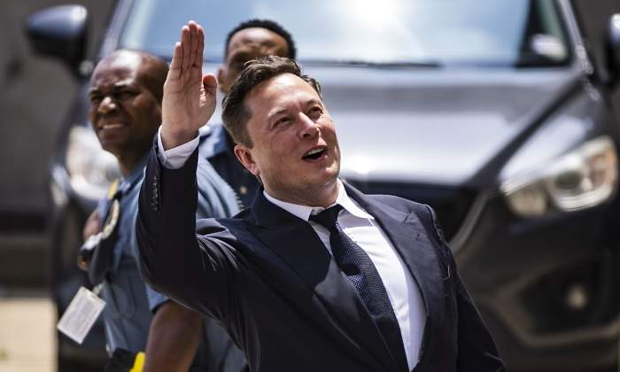 elon-musk-pregunta-entrevista-trabajo-bloomberg.jpg