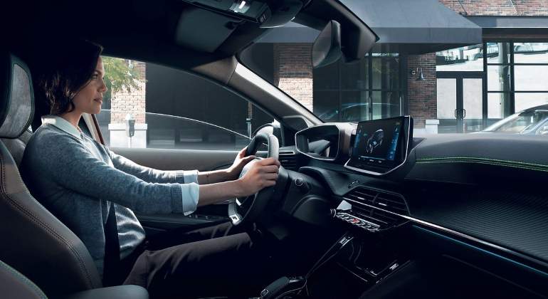 Nuevo 'Cockpit' del Peugeot 2008.