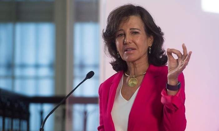 botin-ana-rosa-manos.jpg