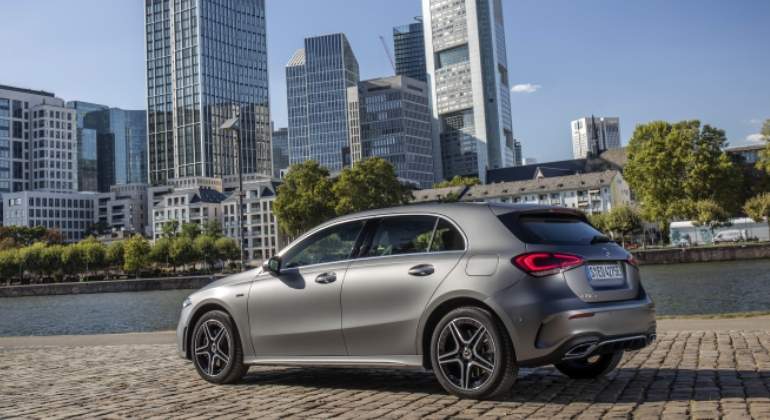 Mercedes A250 e.