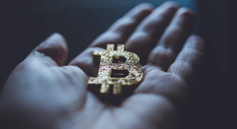 Nepatvirtintas balansas bitcoin, Auksas vs. Bitcoin