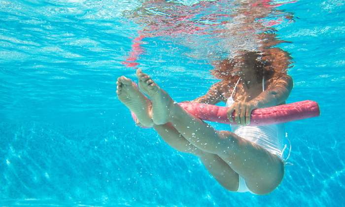 hacer-deporte-bajo-el-agua.jpg