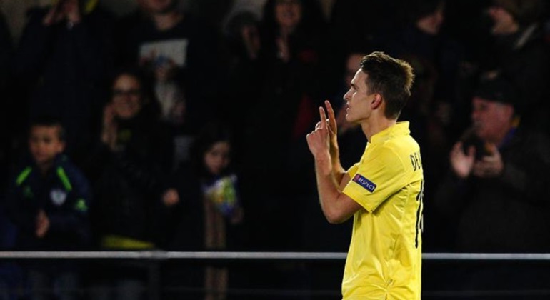 denis-celebra-villarreal-efe.jpg