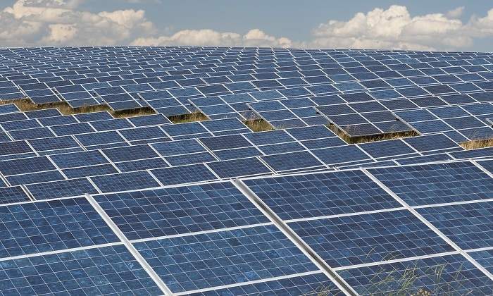 placas-solares-campo.jpg