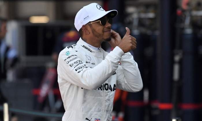 hamilton-pulgar-mexico-efe.jpg
