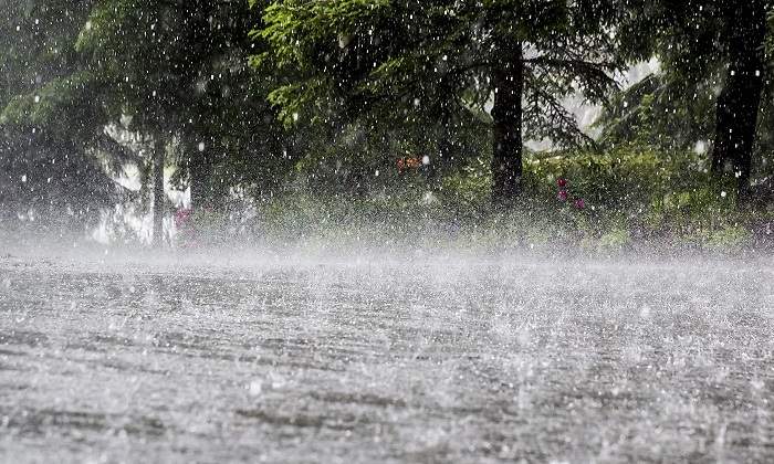 Lluvia-golpeando-contra-el-suelo-iStock.jpg