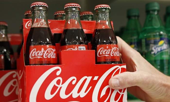 coca-cola-logo-botellas-reuters.jpg