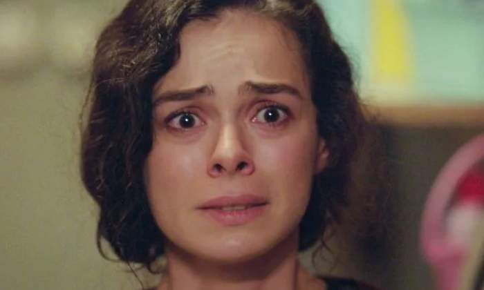 mujer-bahar-serie.jpg