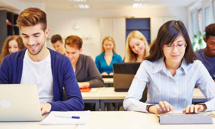 clase-universidadd-definitivo.jpg