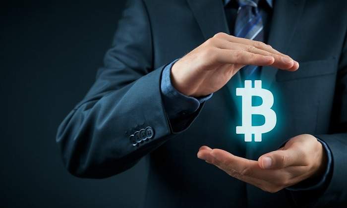 bitcoin-manos-luz.jpg